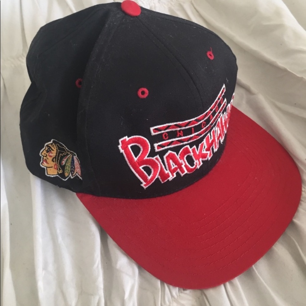 Blackhawks snap back